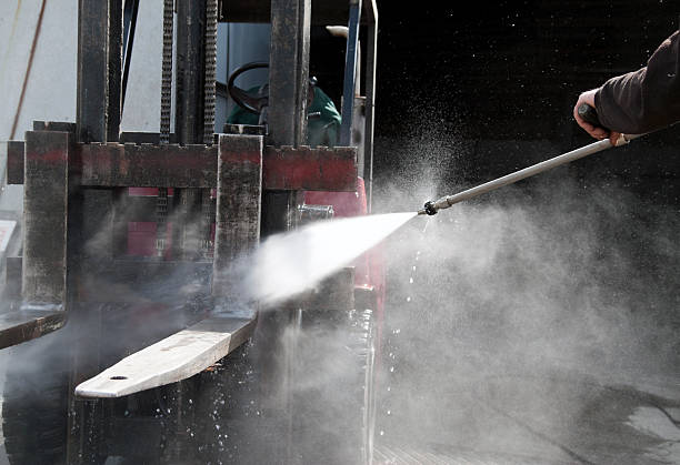 Best Pressure Washing Patio  in Floris, VA